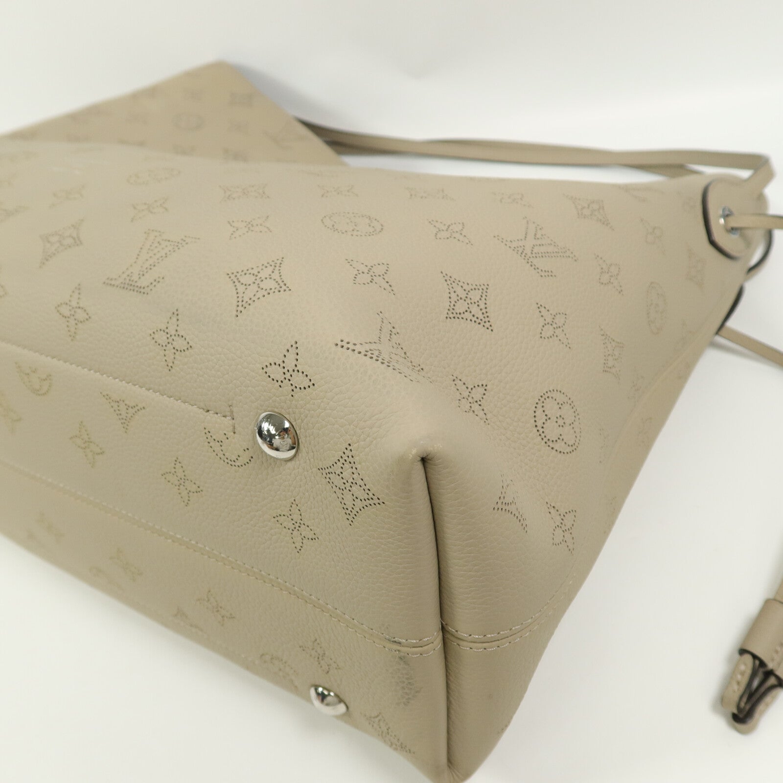 LOUIS VUITTON Monogram Mahina Boundless肩背袋
