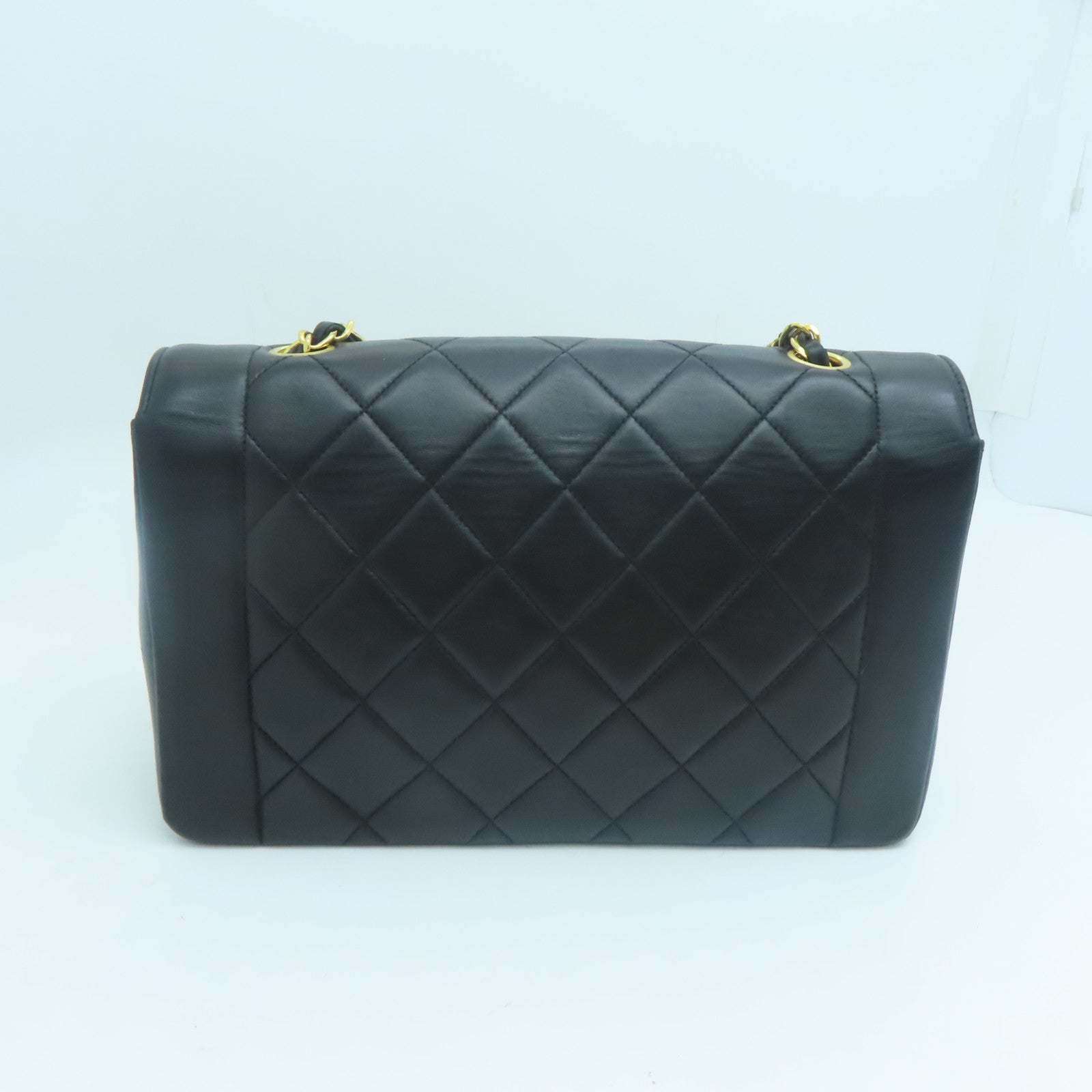 CHANEL 【清倉大減價】菱格羊皮皮革Diana Chain Shoulder金扣肩背袋黑色