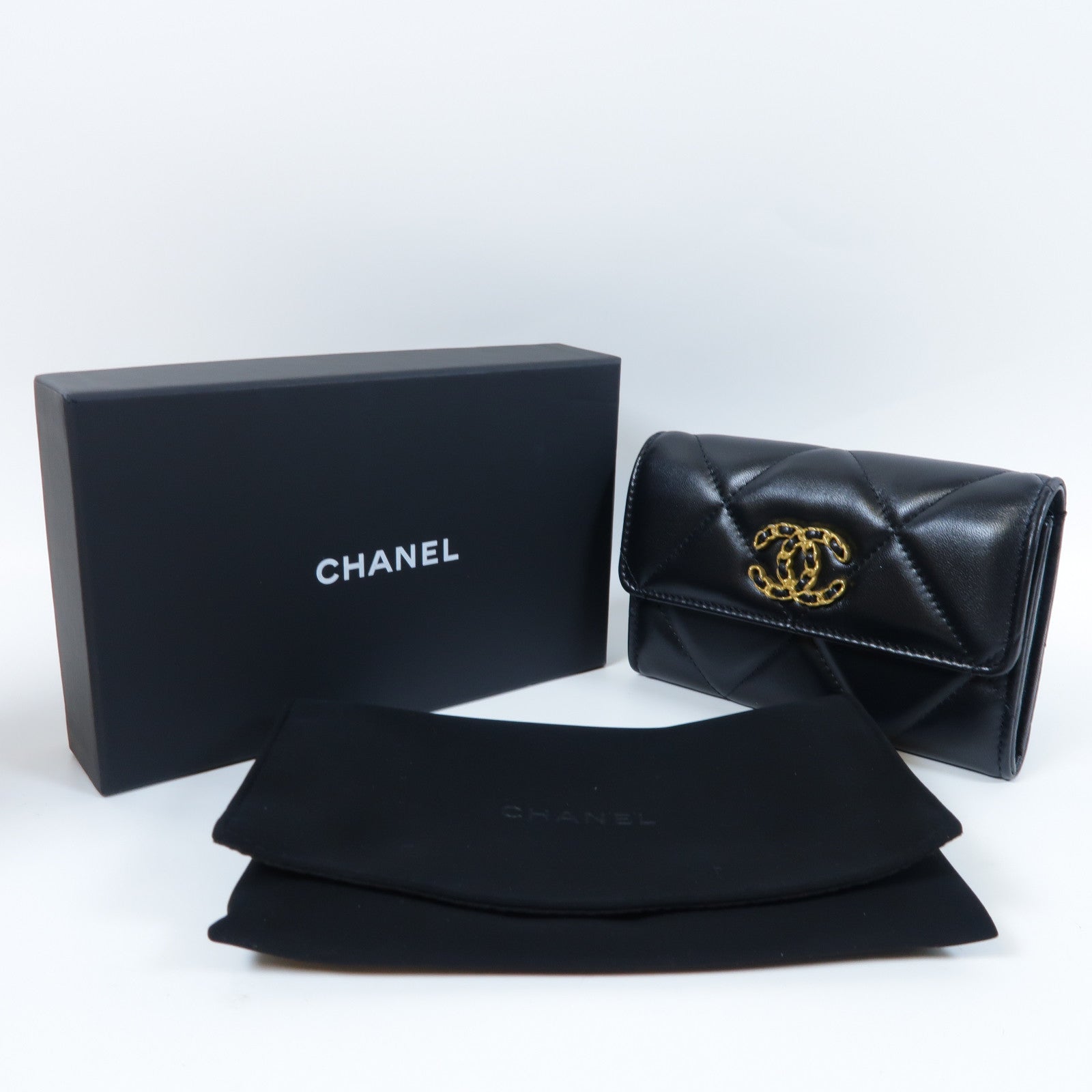 CHANEL 菱格羊皮皮革Chanel 19 Medium Wallet金扣中長錢包黑色