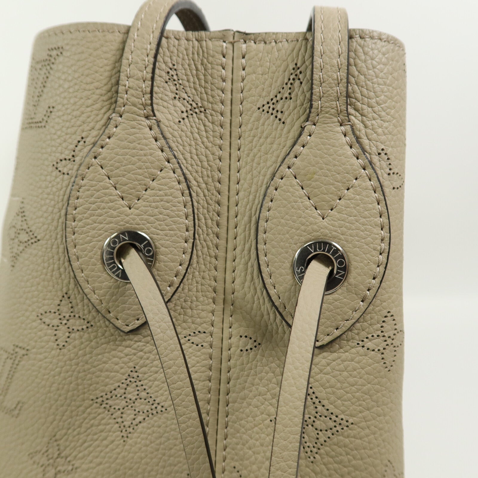 LOUIS VUITTON Monogram Mahina Boundless肩背袋