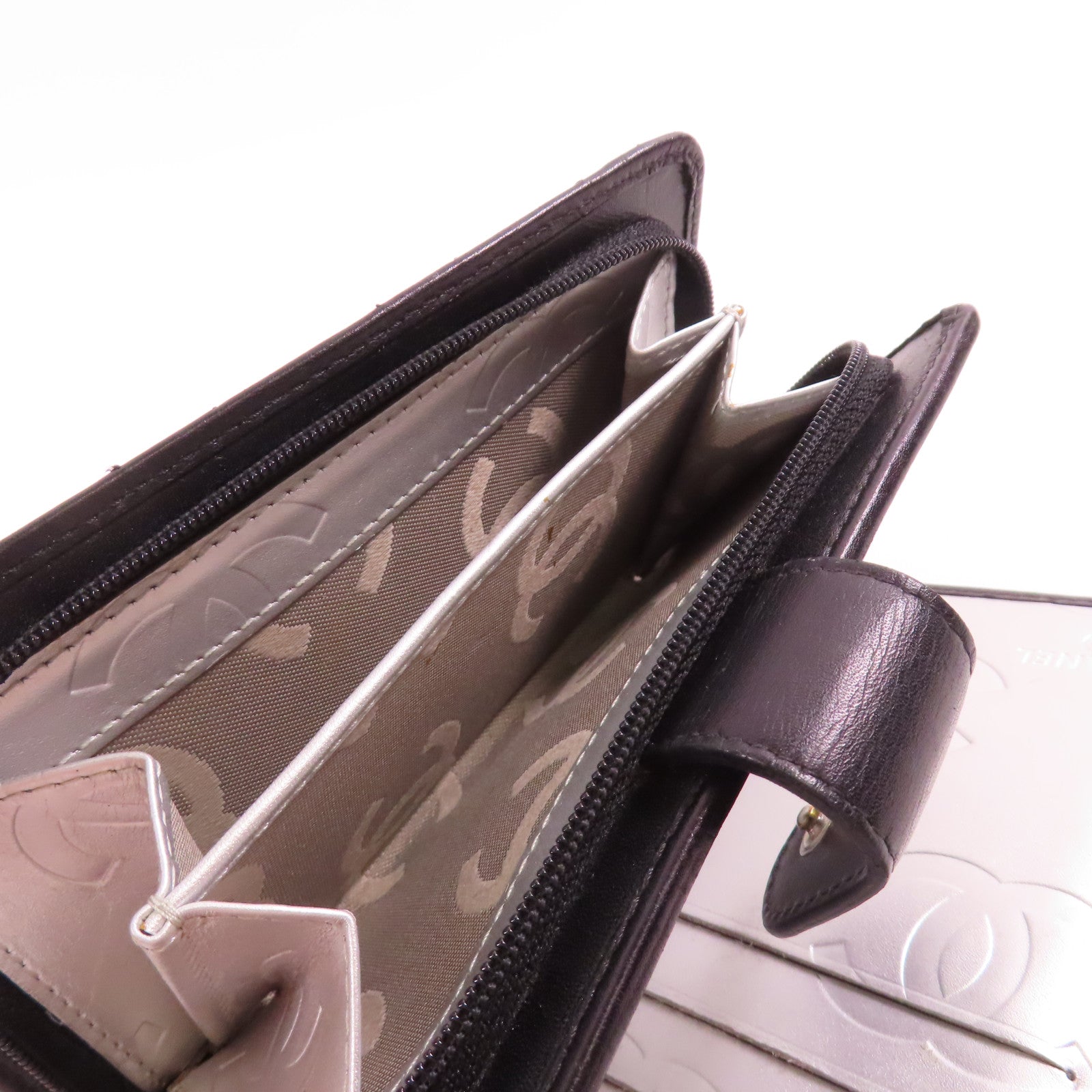 CHANEL 牛皮皮革Cambon Wallet銀扣錢包