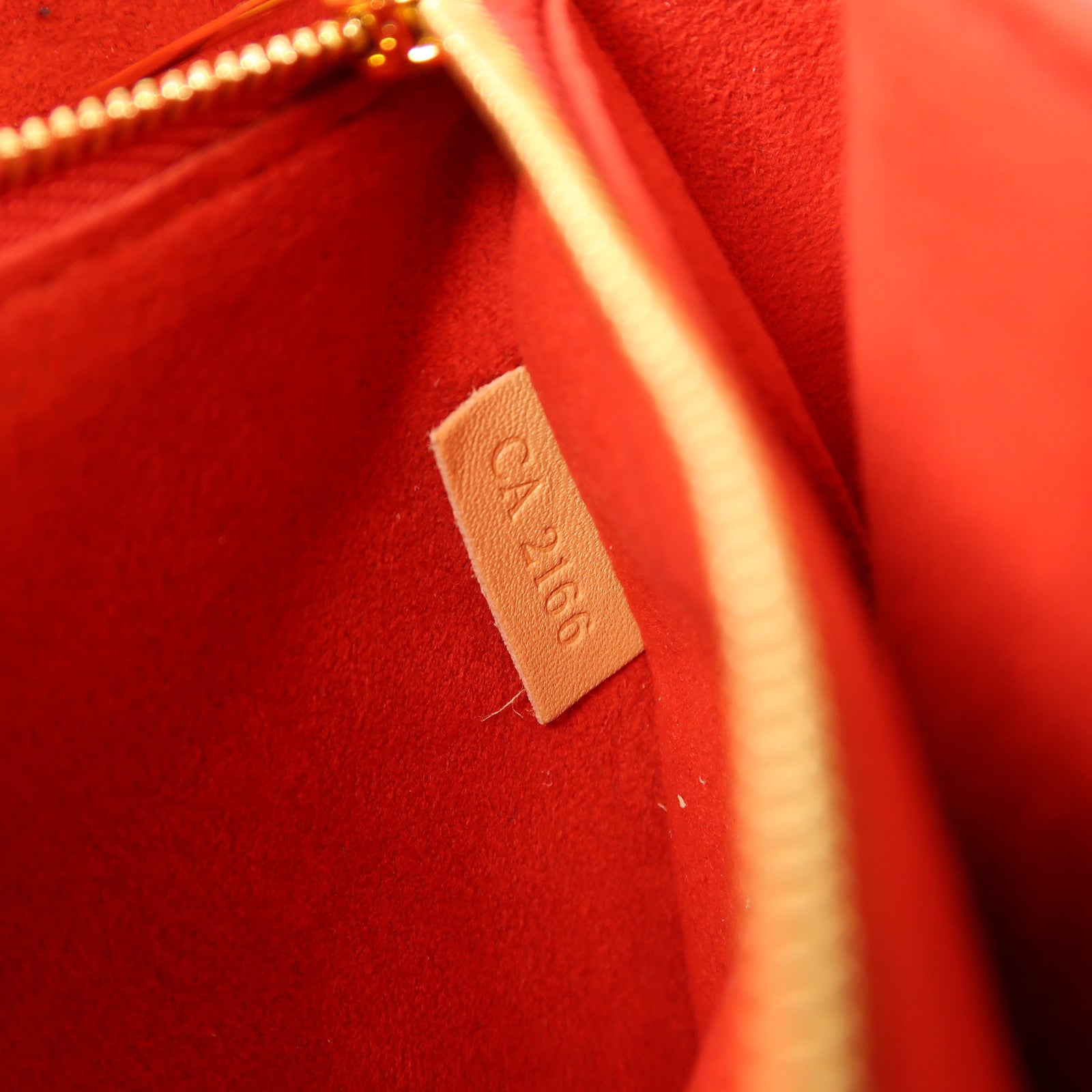 LOUIS VUITTON Monogram Pallas Chain Bag金扣鏈帶肩背袋