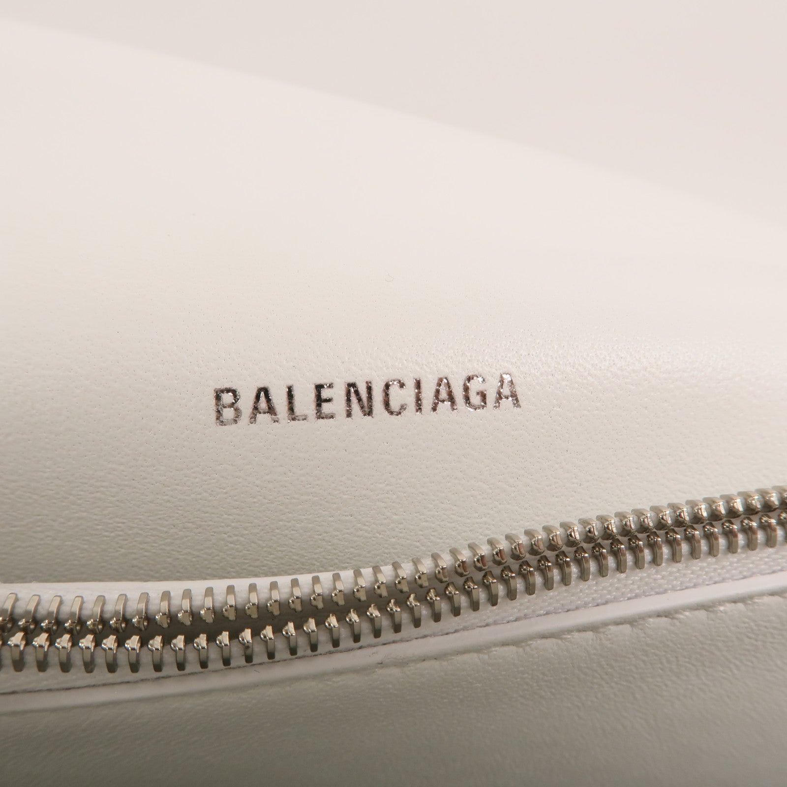 BALENCIAGA 羊皮皮革Crush Medium鏈帶肩背袋