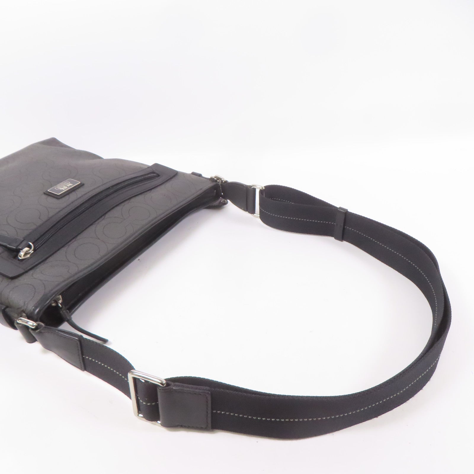 COACH 塗層帆布Shoulder Bag銀扣肩背袋