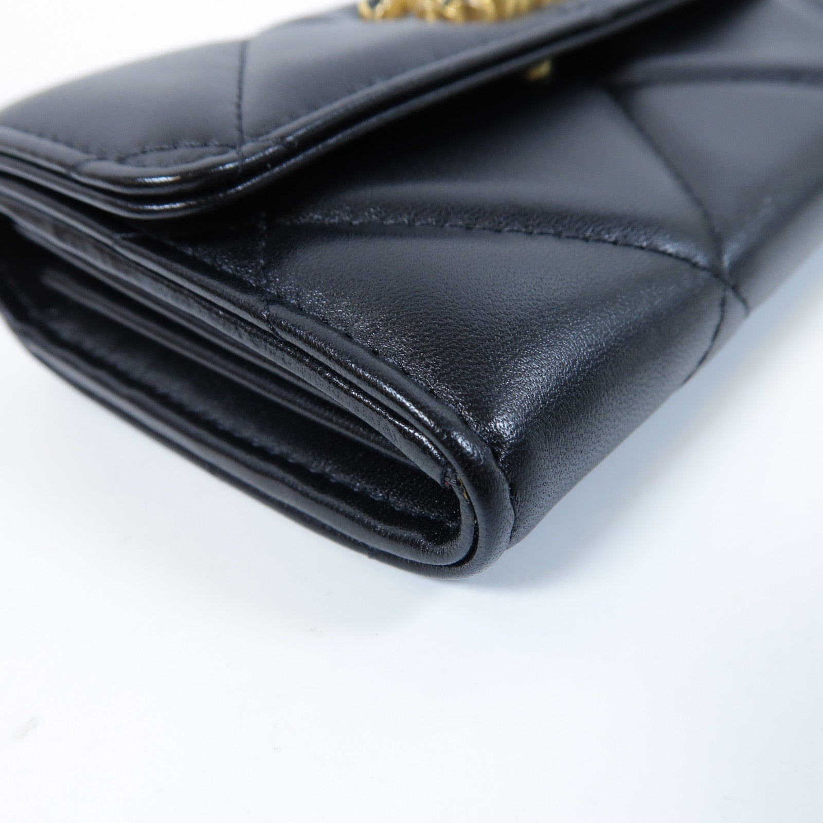 CHANEL 菱格羊皮皮革Chanel 19 Medium Wallet金扣中長錢包黑色