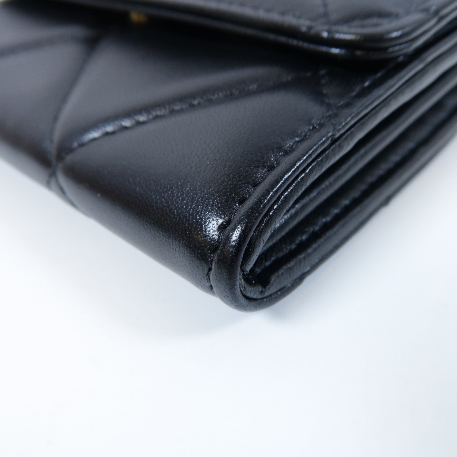 CHANEL 菱格羊皮皮革Chanel 19 Medium Wallet金扣中長錢包黑色