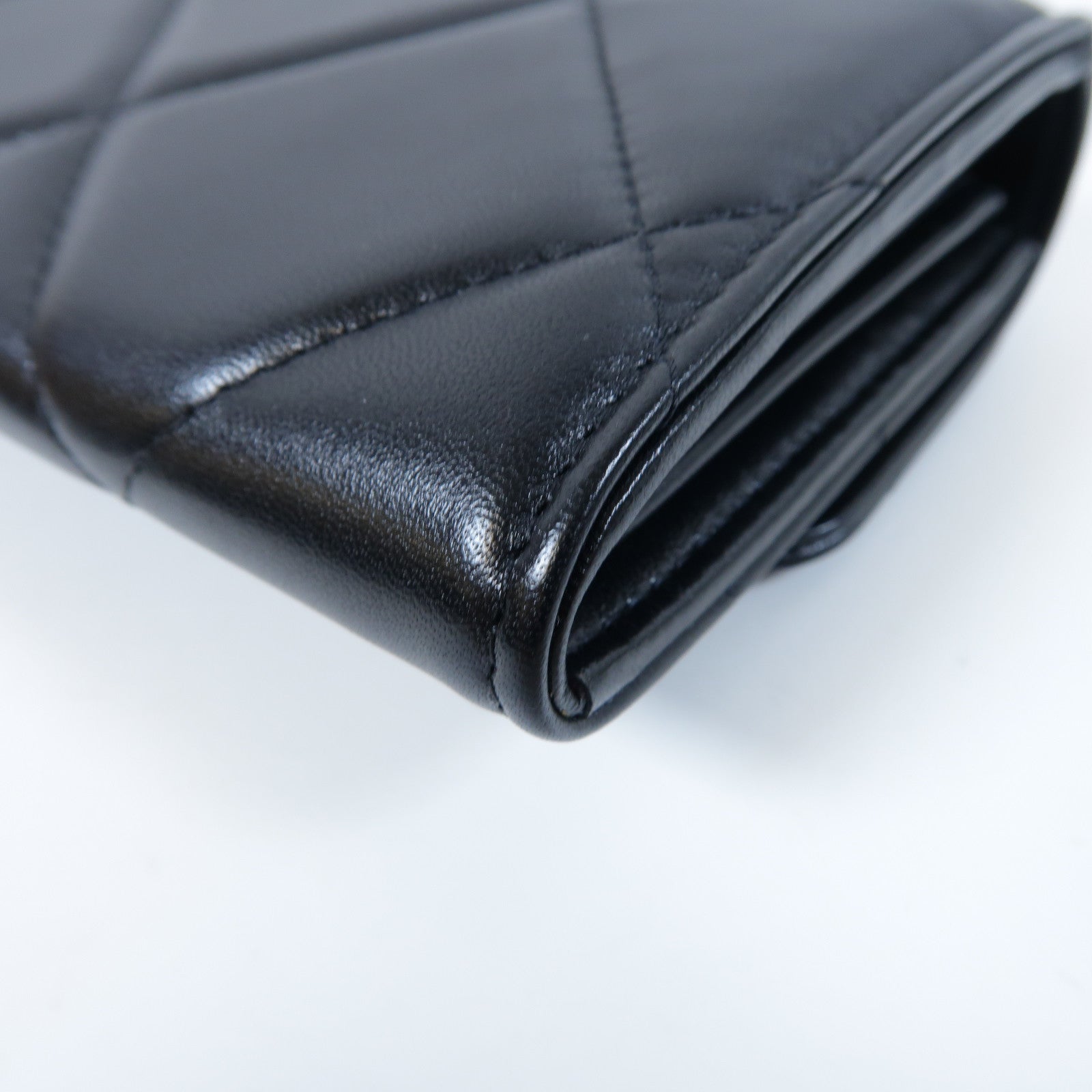 CHANEL 菱格羊皮皮革Chanel 19 Medium Wallet金扣中長錢包黑色