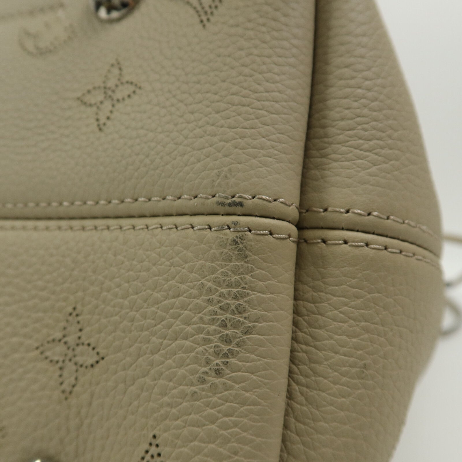 LOUIS VUITTON Monogram Mahina Boundless肩背袋