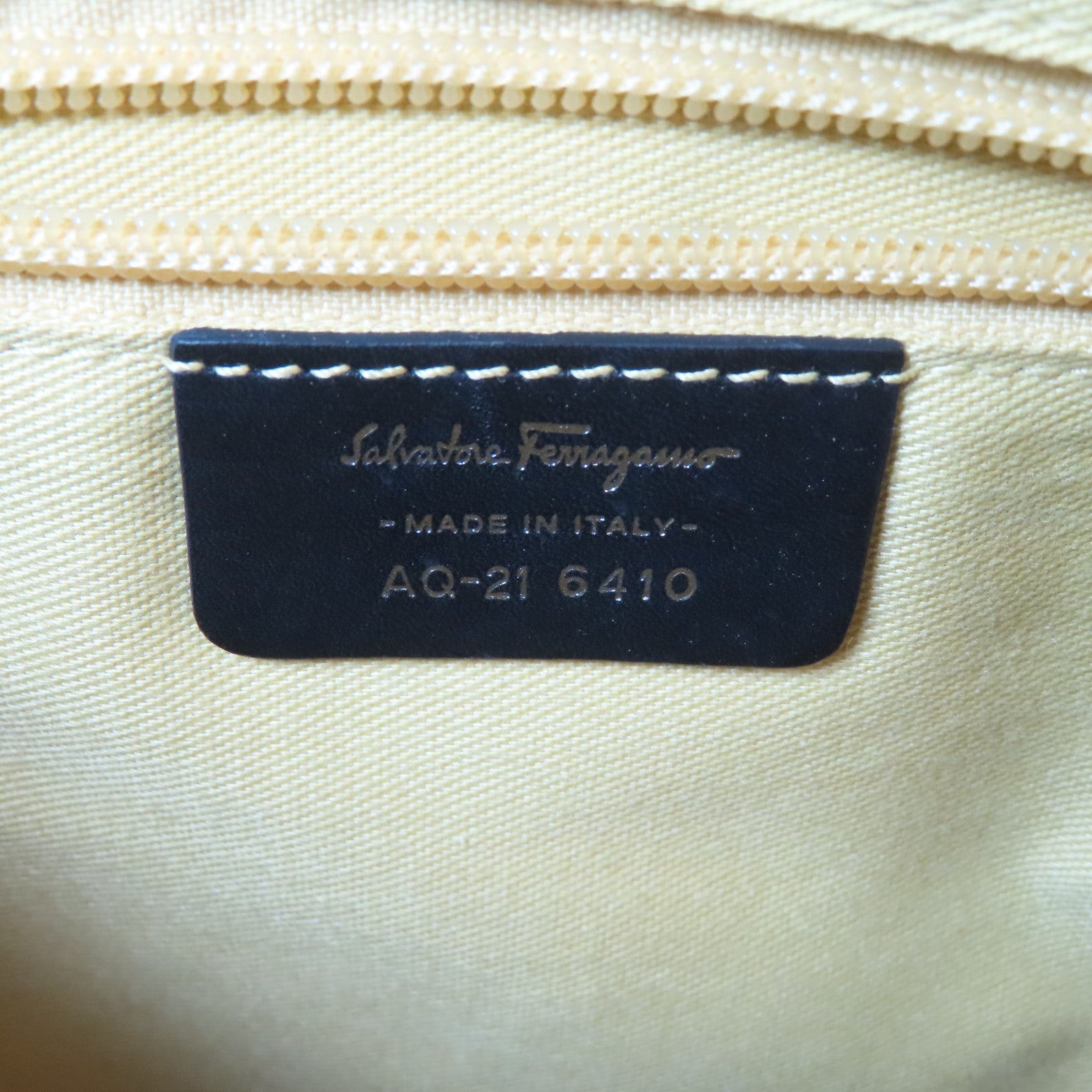 Salvatore Ferragamo 帆布Shoulder Bag銀扣手挽肩背兩用袋黑色/彩色