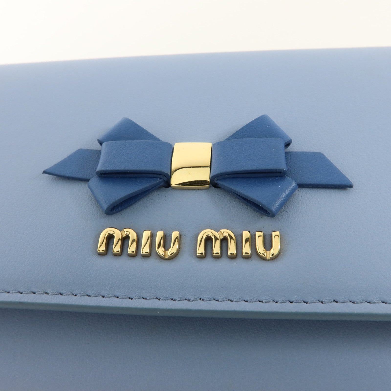Miu Miu 牛皮皮革Long Flap Wallet with Pass Case金扣長錢包