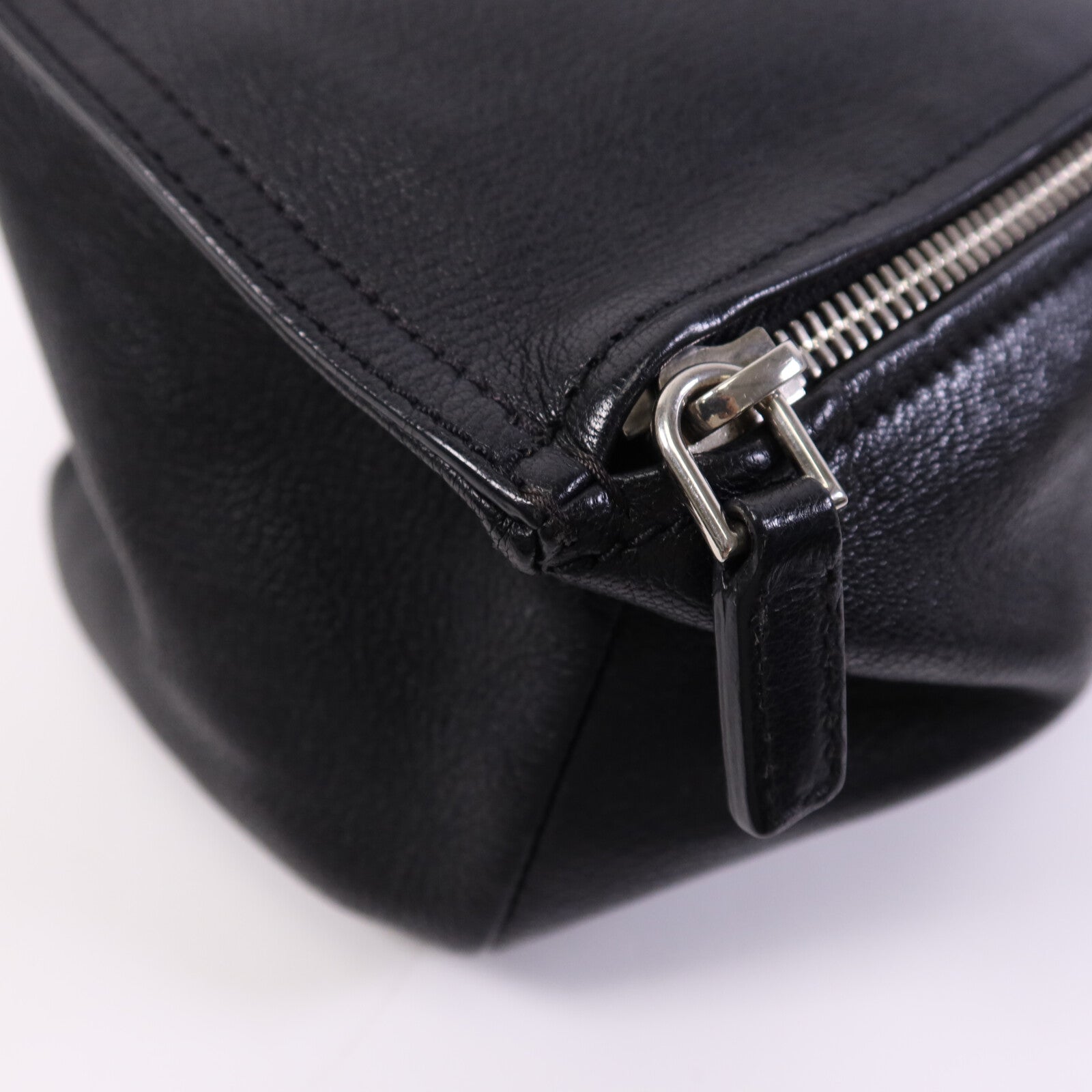 GIVENCHY 山羊皮皮革Pandora銀扣肩背袋