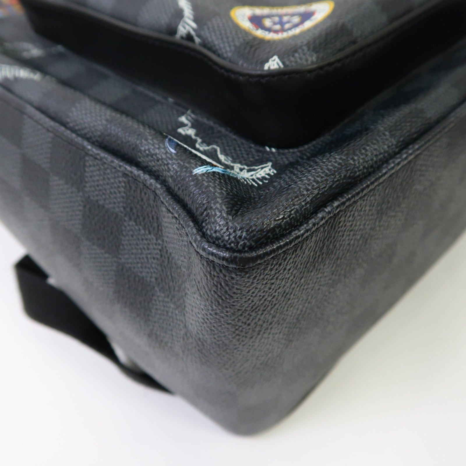 LOUIS VUITTON Damier Graphite World Map Josh銀扣背包黑色