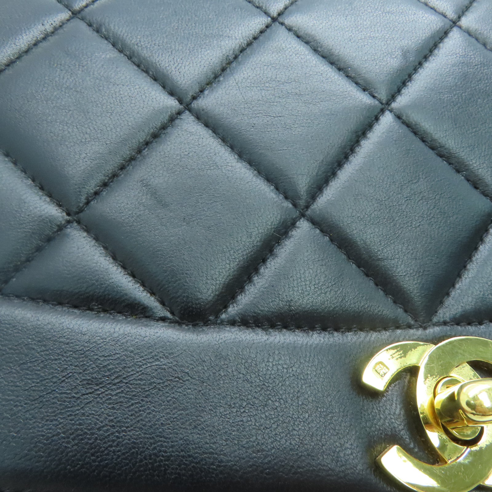 CHANEL 【清倉大減價】菱格羊皮皮革Diana Chain Shoulder金扣肩背袋黑色