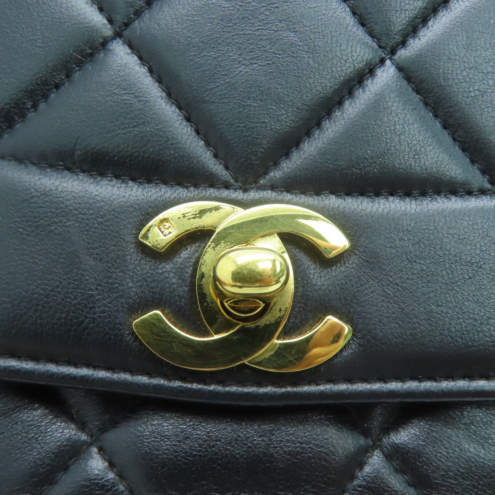 CHANEL 【清倉大減價】菱格羊皮皮革Diana Chain Shoulder金扣肩背袋黑色