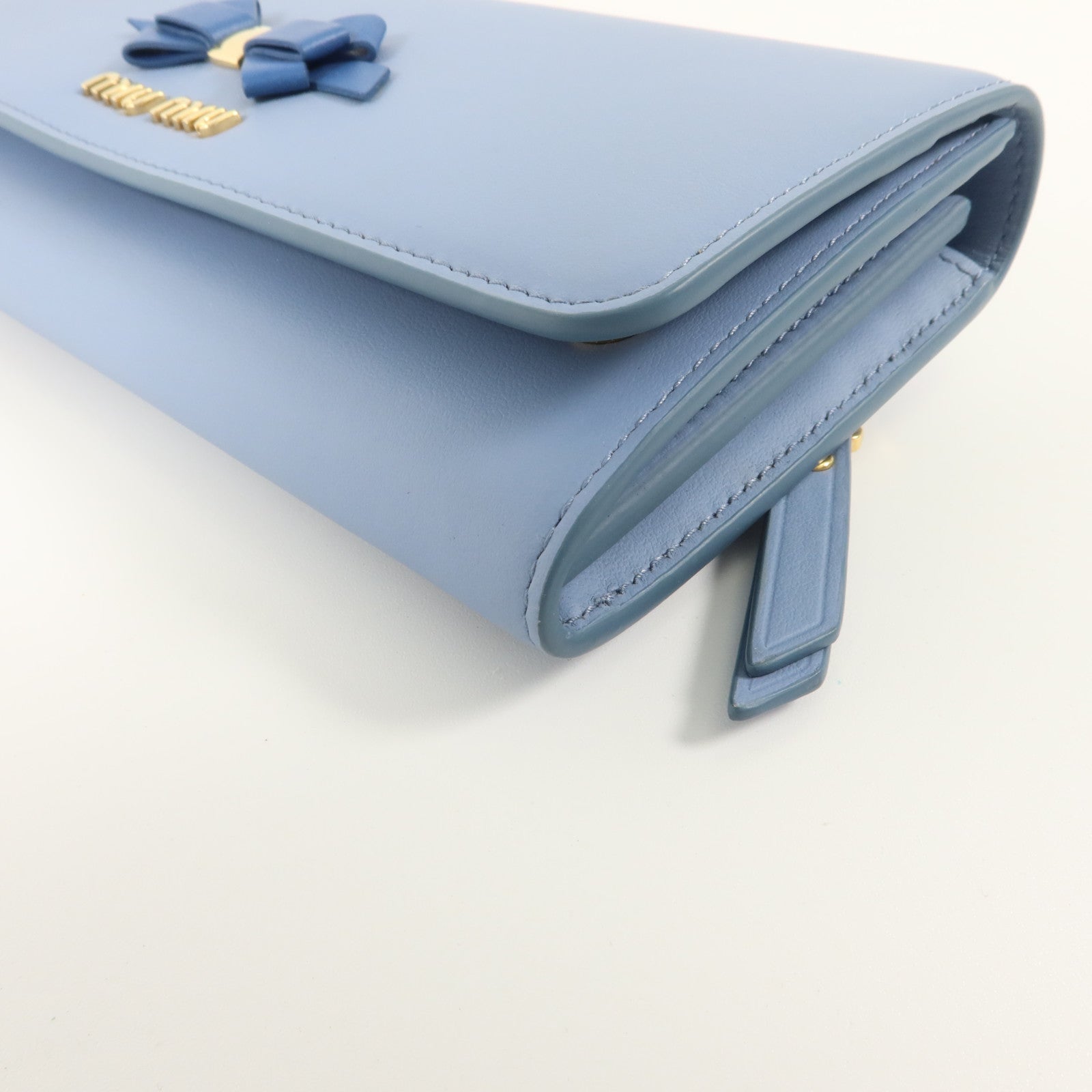 Miu Miu 牛皮皮革Long Flap Wallet with Pass Case金扣長錢包