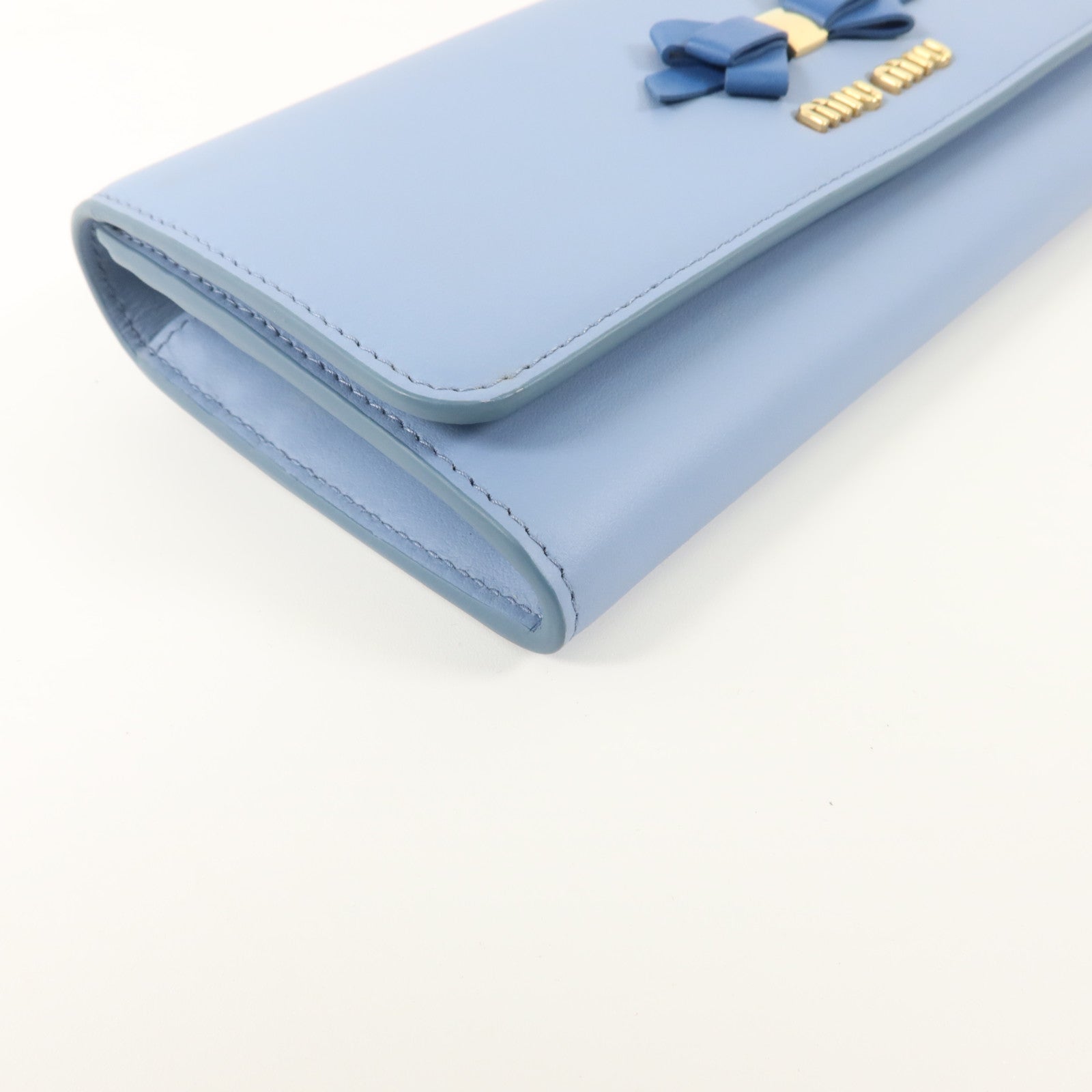 Miu Miu 牛皮皮革Long Flap Wallet with Pass Case金扣長錢包