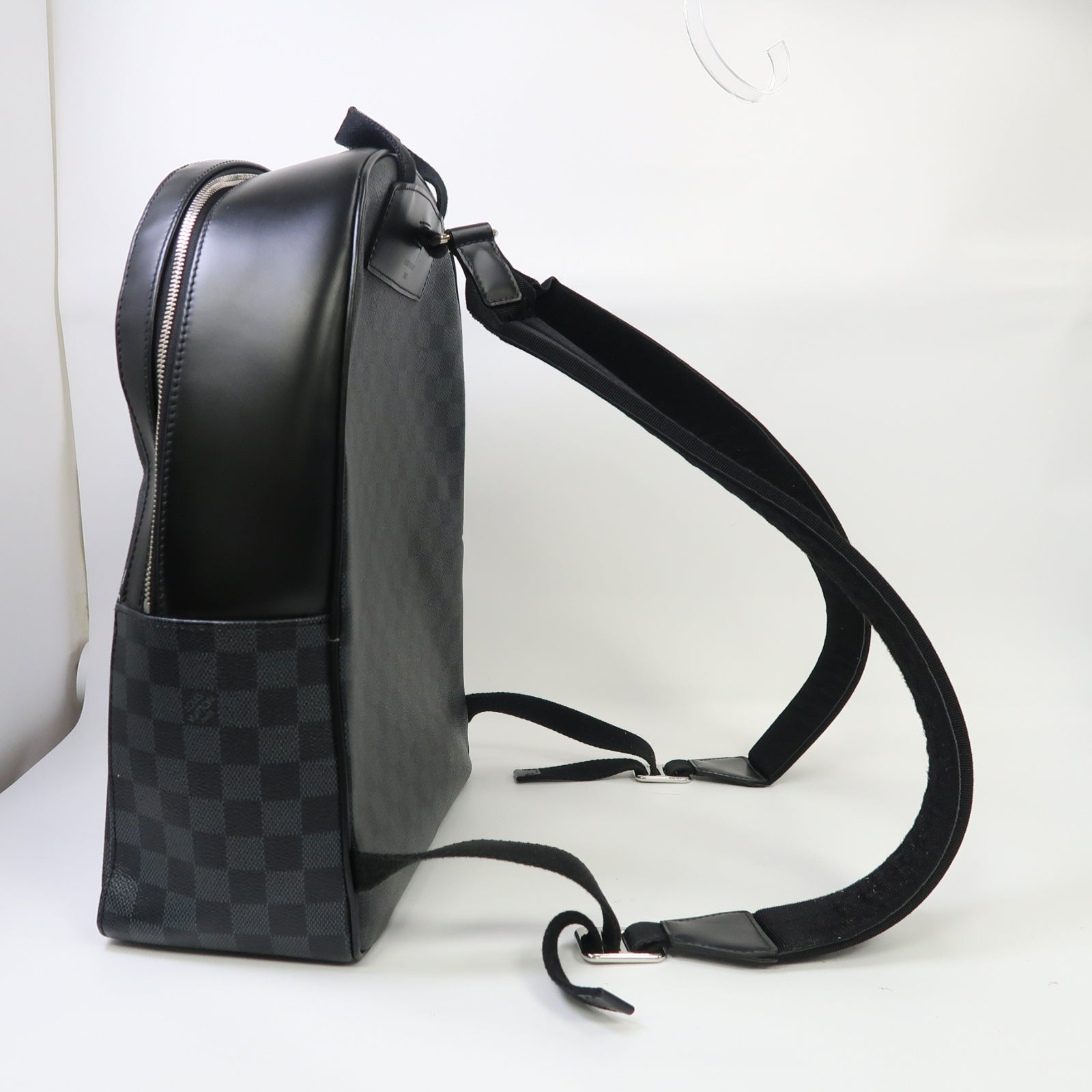 LOUIS VUITTON Damier Graphite World Map Josh銀扣背包黑色