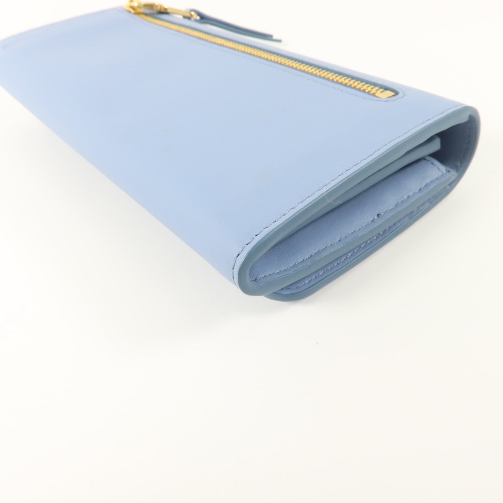 Miu Miu 牛皮皮革Long Flap Wallet with Pass Case金扣長錢包