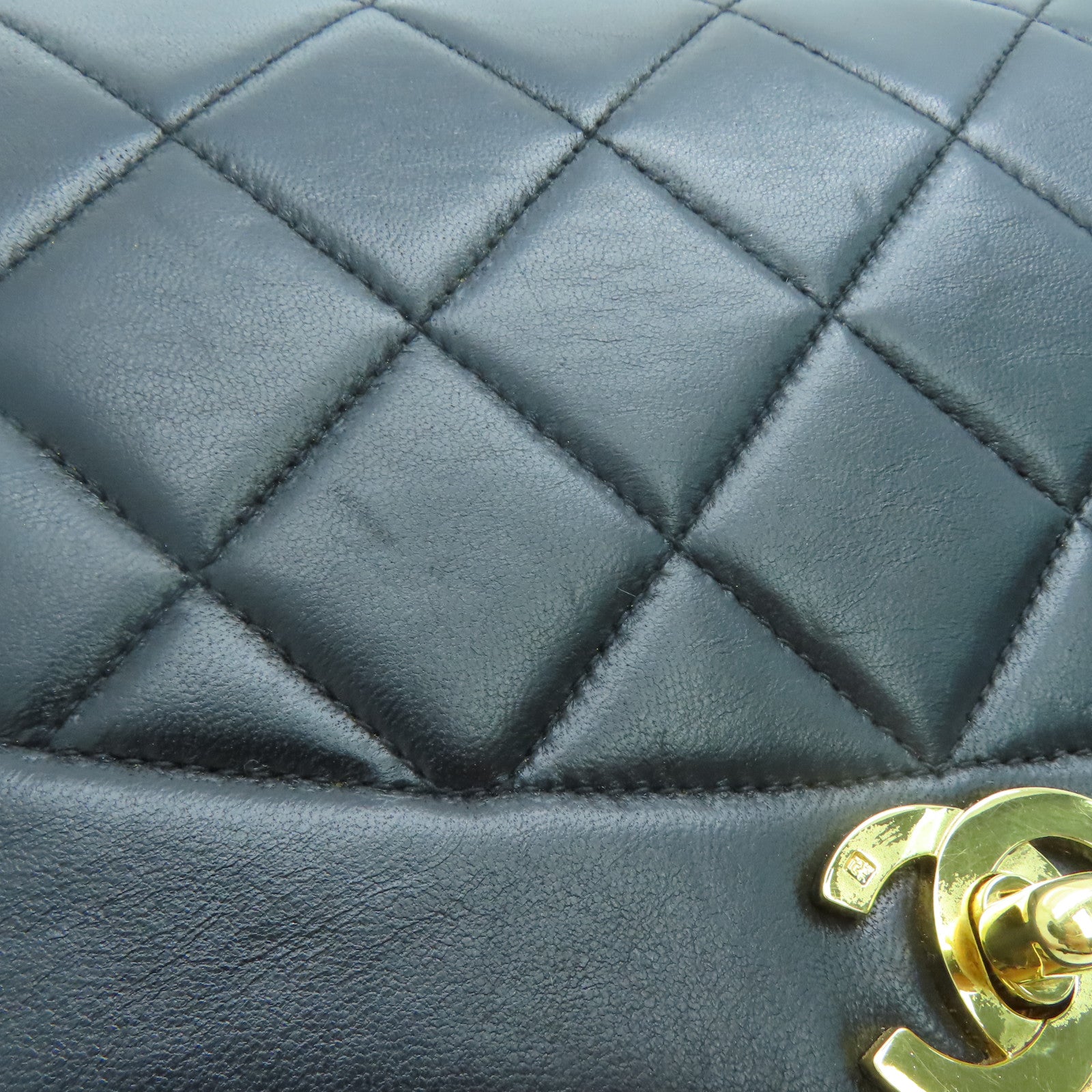 CHANEL 【清倉大減價】菱格羊皮皮革Diana Chain Shoulder金扣肩背袋黑色