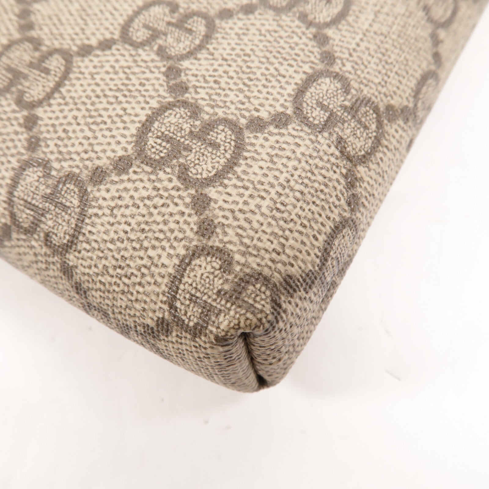 GUCCI 塗層帆布Wristlet Wallet On Chain鏈帶肩背袋