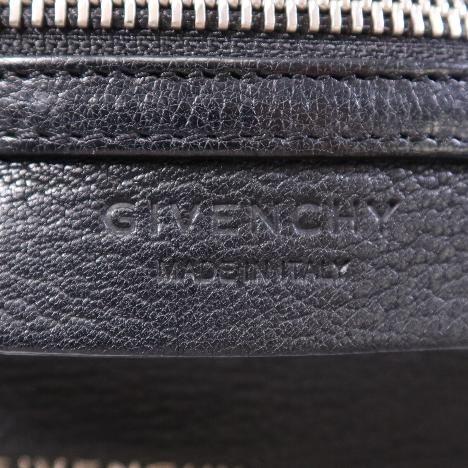 GIVENCHY 山羊皮皮革Pandora銀扣肩背袋