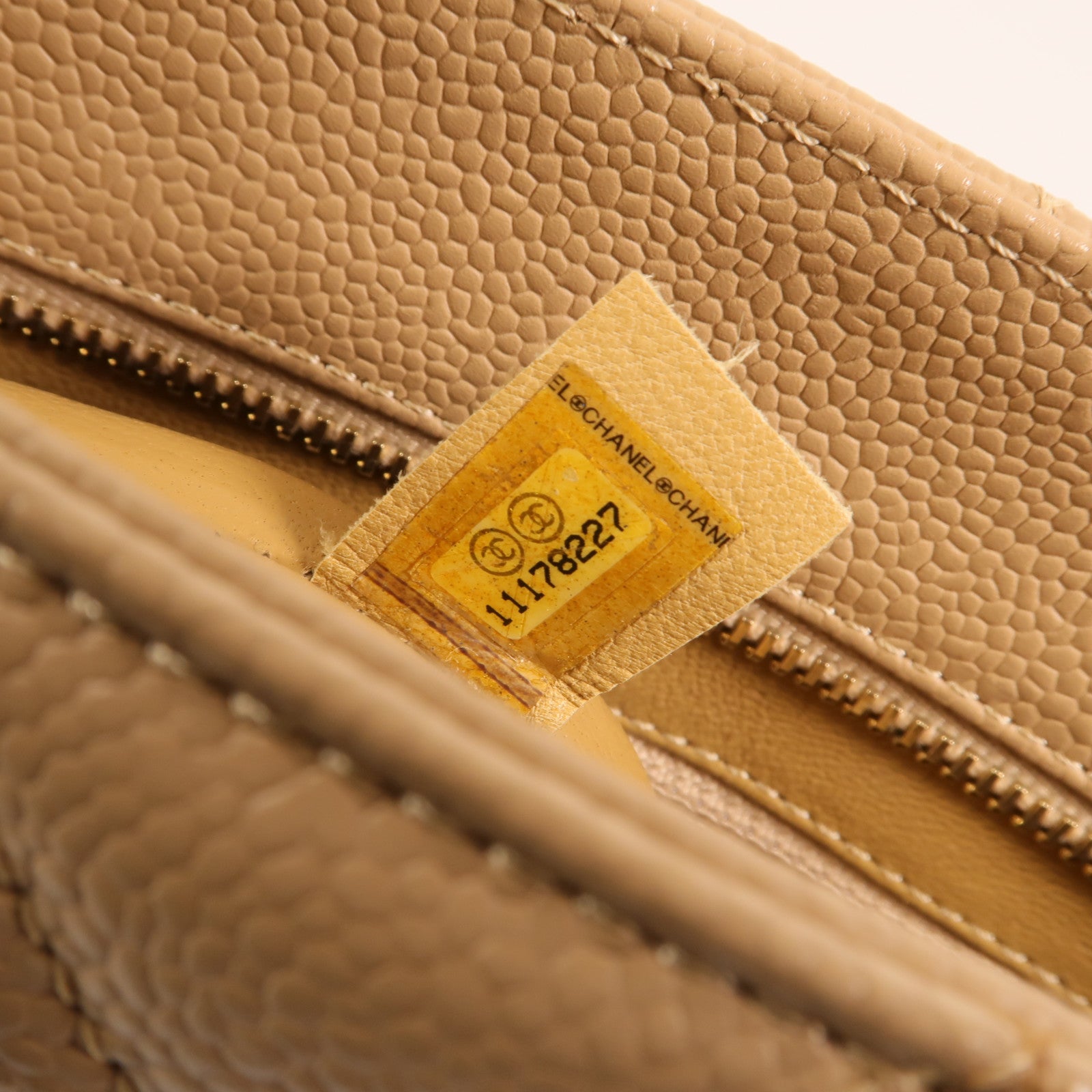 CHANEL 牛皮皮革Vintage Handbag金扣手挽袋