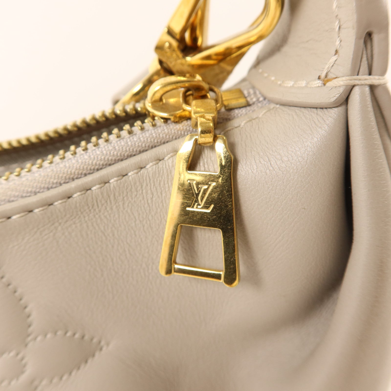 LOUIS VUITTON Monogram Empreinte Over The Moon金扣手挽肩背兩用袋
