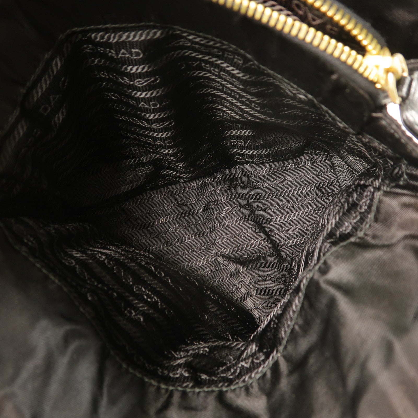 PRADA 尼龍Tote Bag金扣鏈帶肩背袋