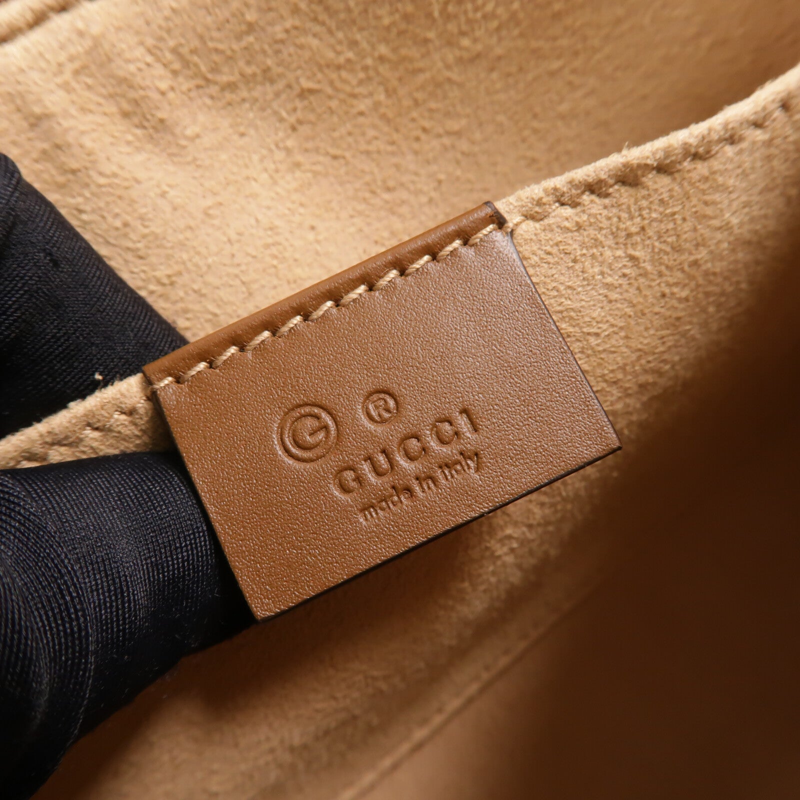 GUCCI 塗層帆布Wristlet Wallet On Chain鏈帶肩背袋