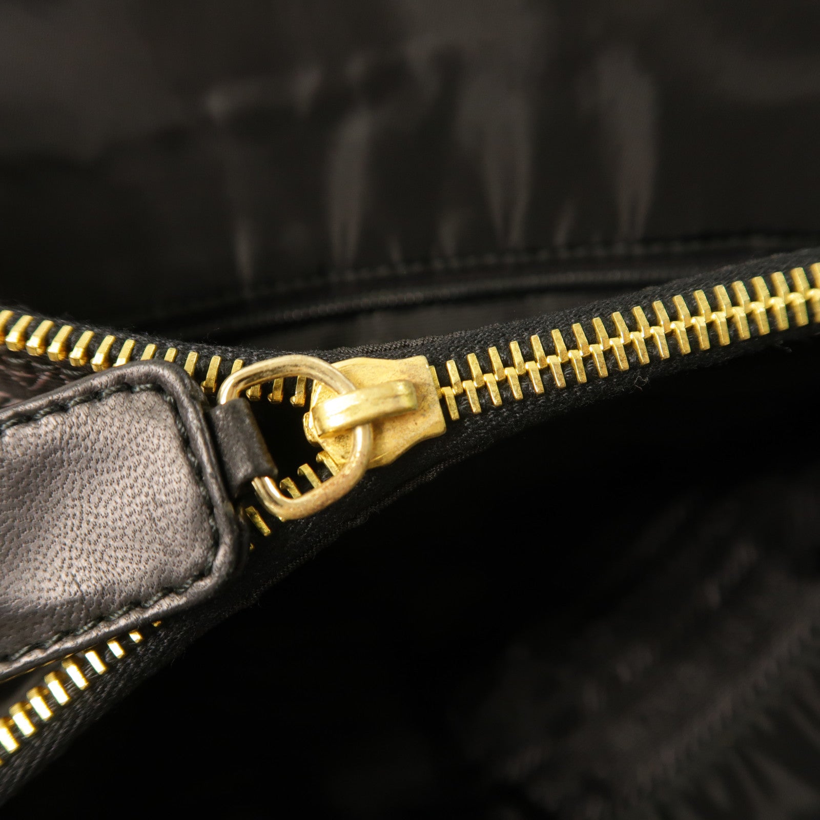 PRADA 尼龍Tote Bag金扣鏈帶肩背袋