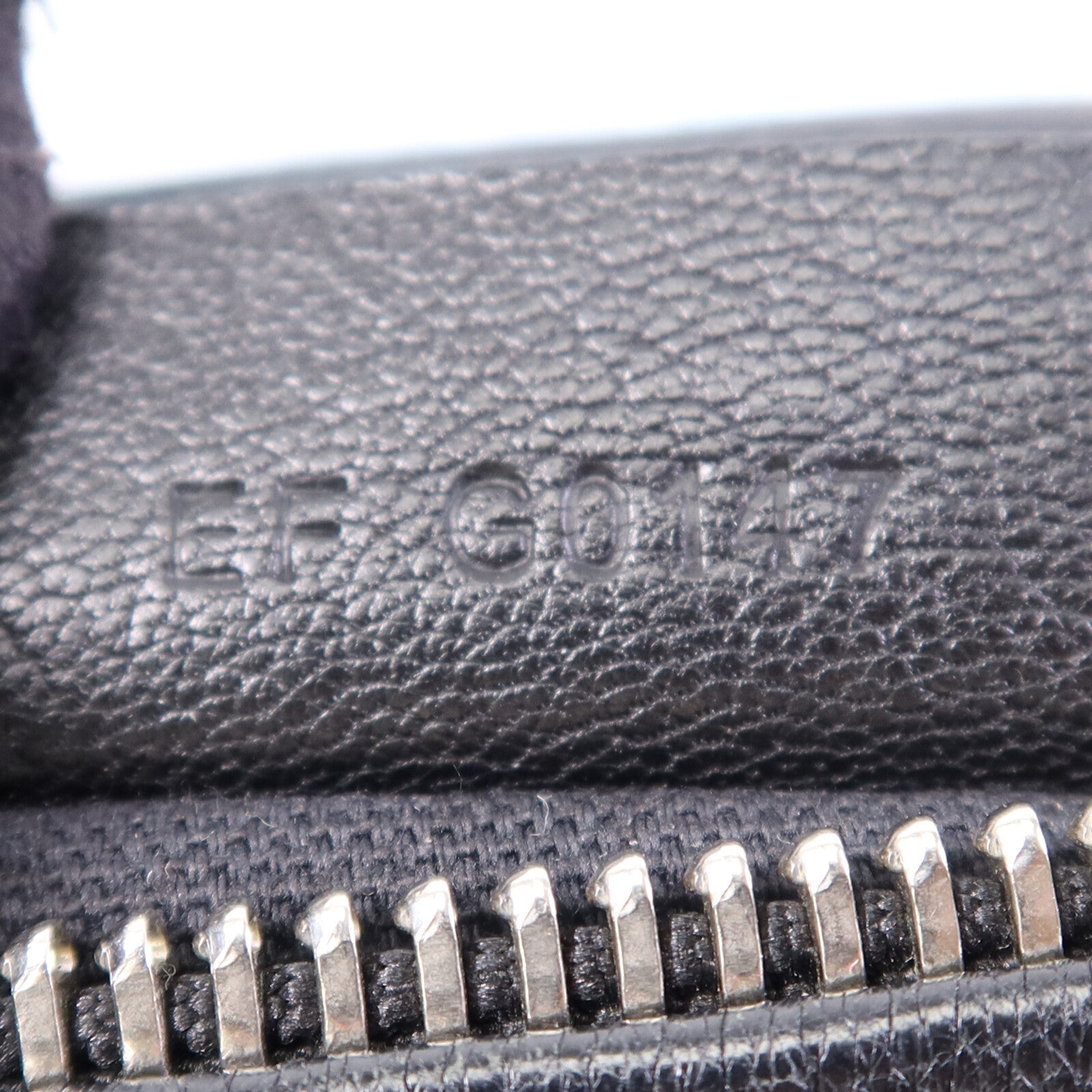 GIVENCHY 山羊皮皮革Pandora銀扣肩背袋