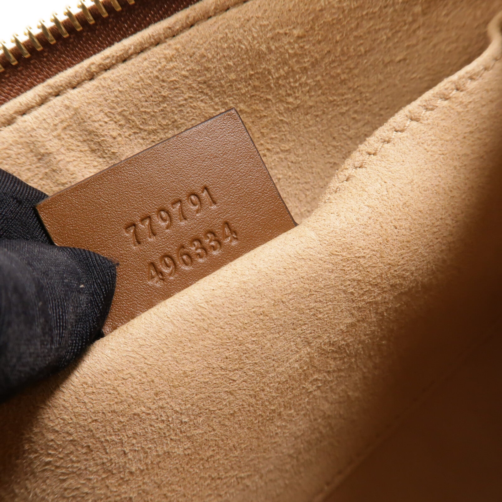 GUCCI 塗層帆布Wristlet Wallet On Chain鏈帶肩背袋
