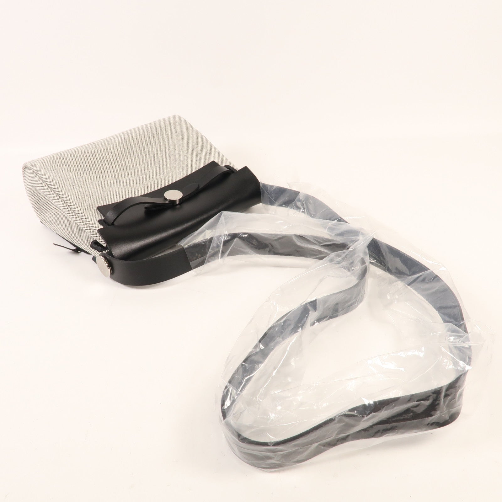 HERMES 帆布Herbag Mini銀扣肩背袋Black/White