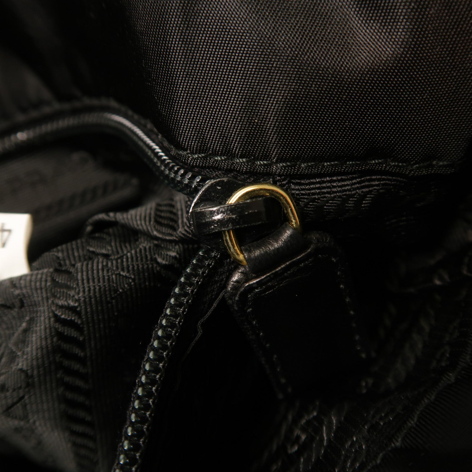 PRADA 尼龍Tote Bag金扣鏈帶肩背袋