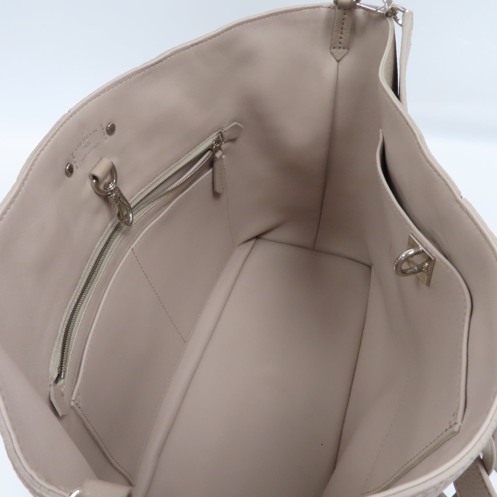 LOUIS VUITTON Taurillon Pernelle銀扣肩背袋大象灰