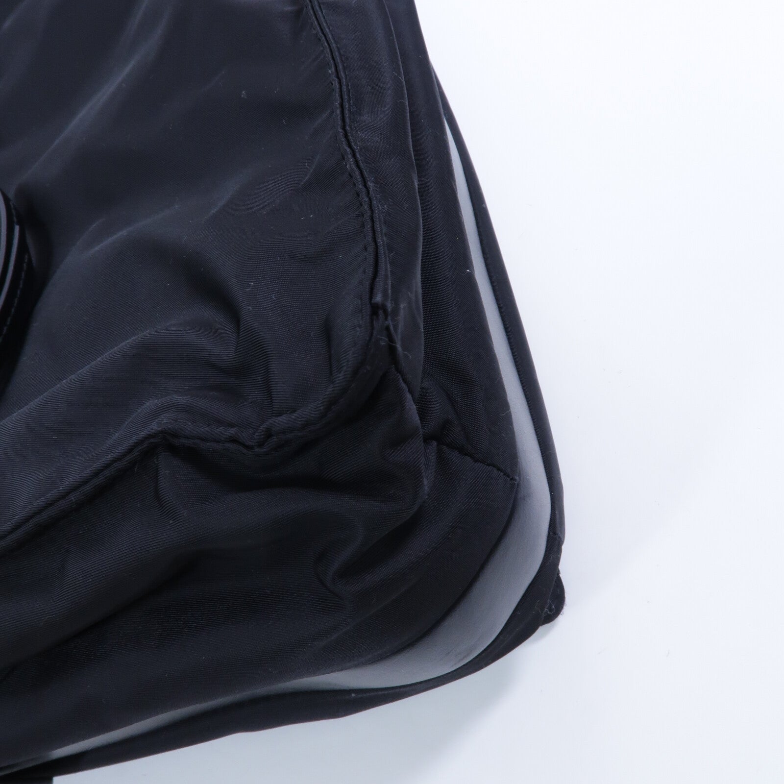 PRADA 尼龍Traveller Large Padded Re-Nylon肩背袋