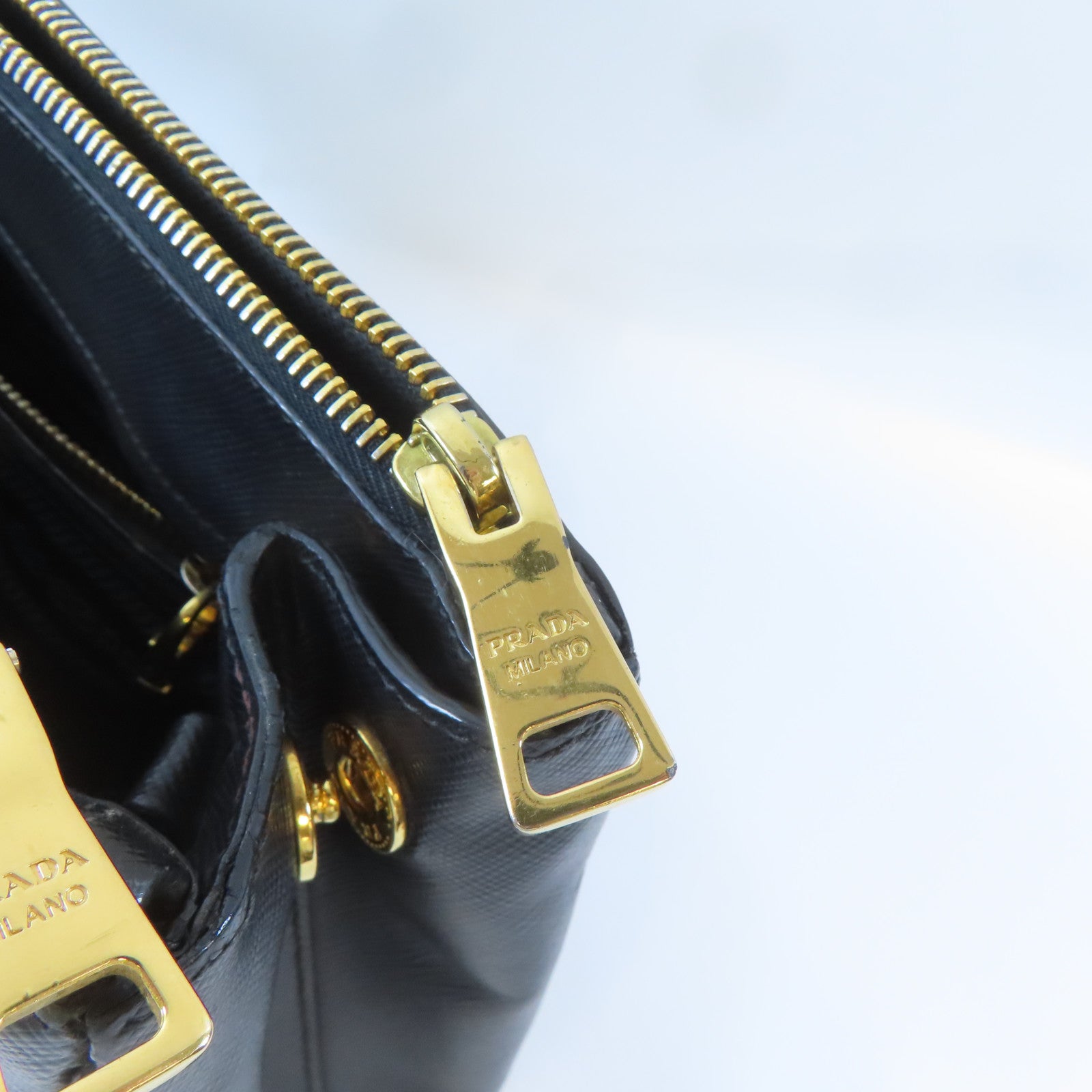 PRADA 牛皮皮革Galleria Bag金扣手挽肩背兩用袋黑色