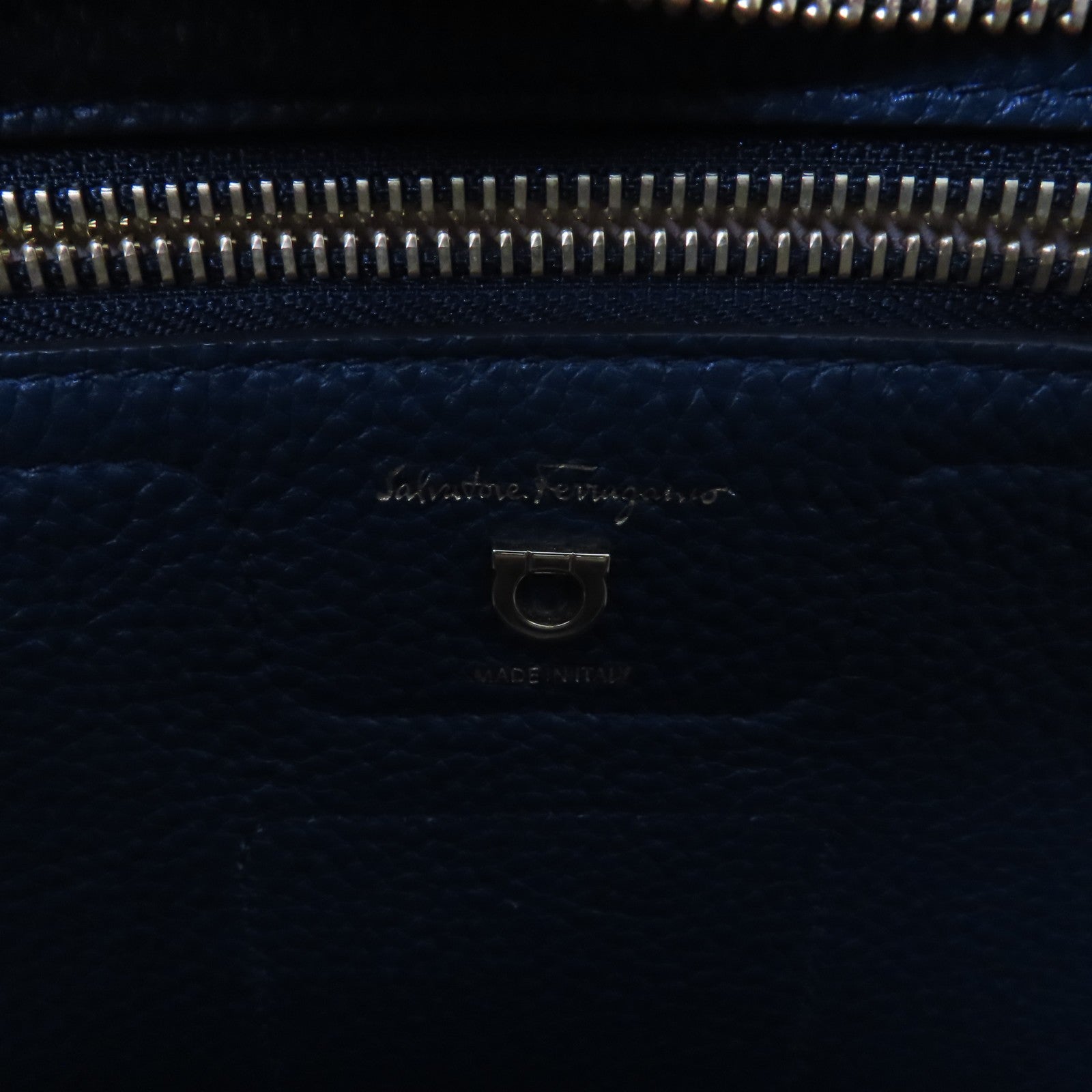 Salvatore Ferragamo 牛皮皮革2Way Shoulder Bag金扣手挽肩背兩用袋