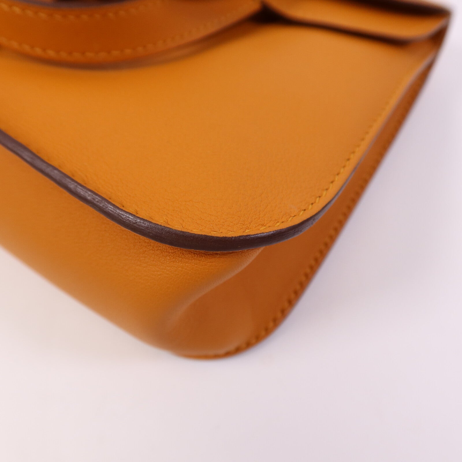 HERMES Swift皮革Halzan Mini銀扣鏈帶肩背袋Apricot