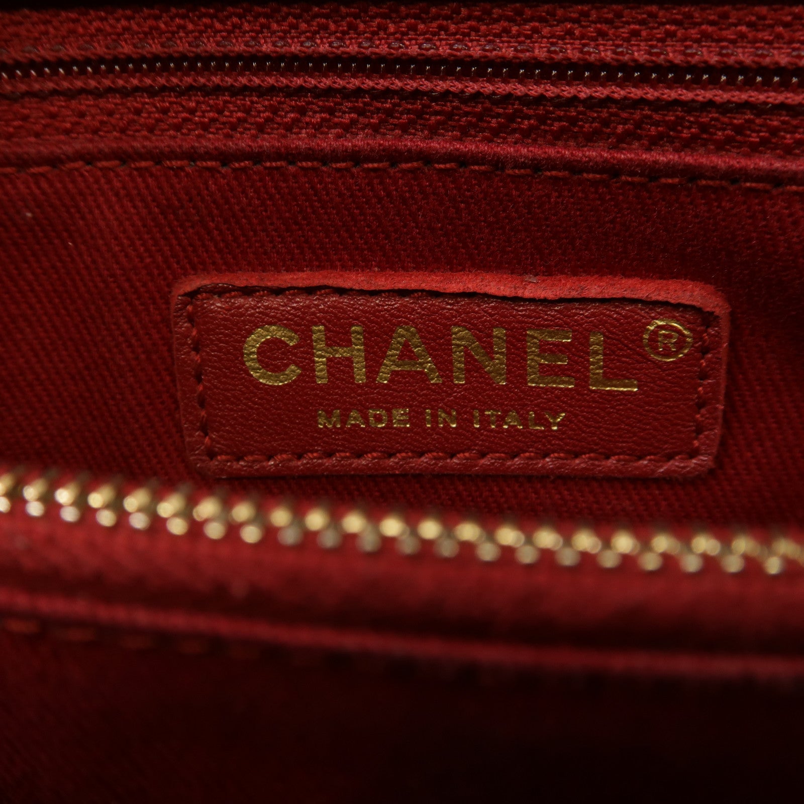 CHANEL 斜紋牛皮皮革Coco Handle Medium金扣手挽肩背兩用袋黑色