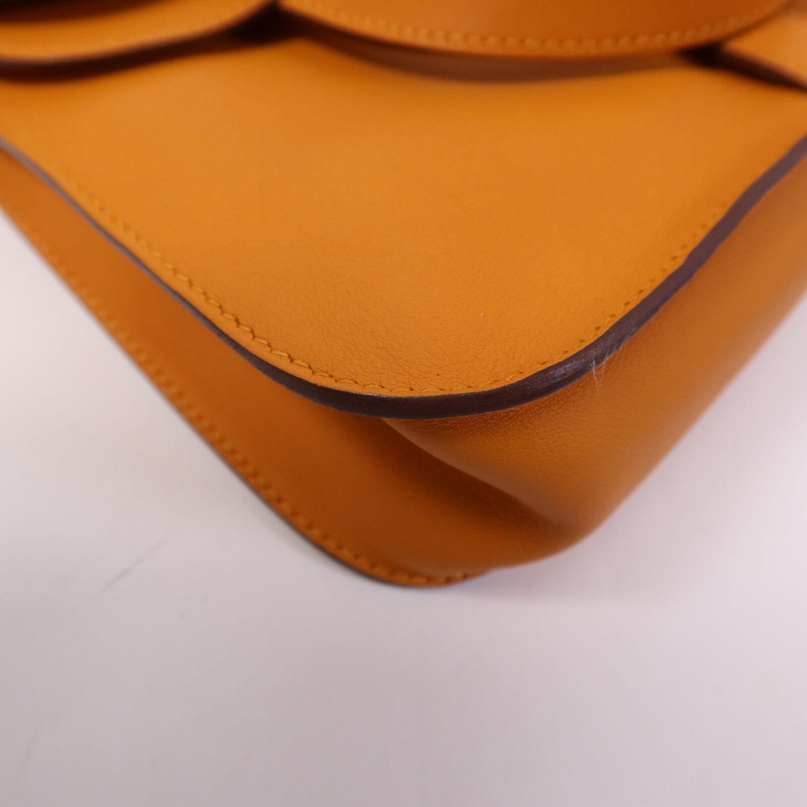 HERMES Swift皮革Halzan Mini銀扣鏈帶肩背袋Apricot