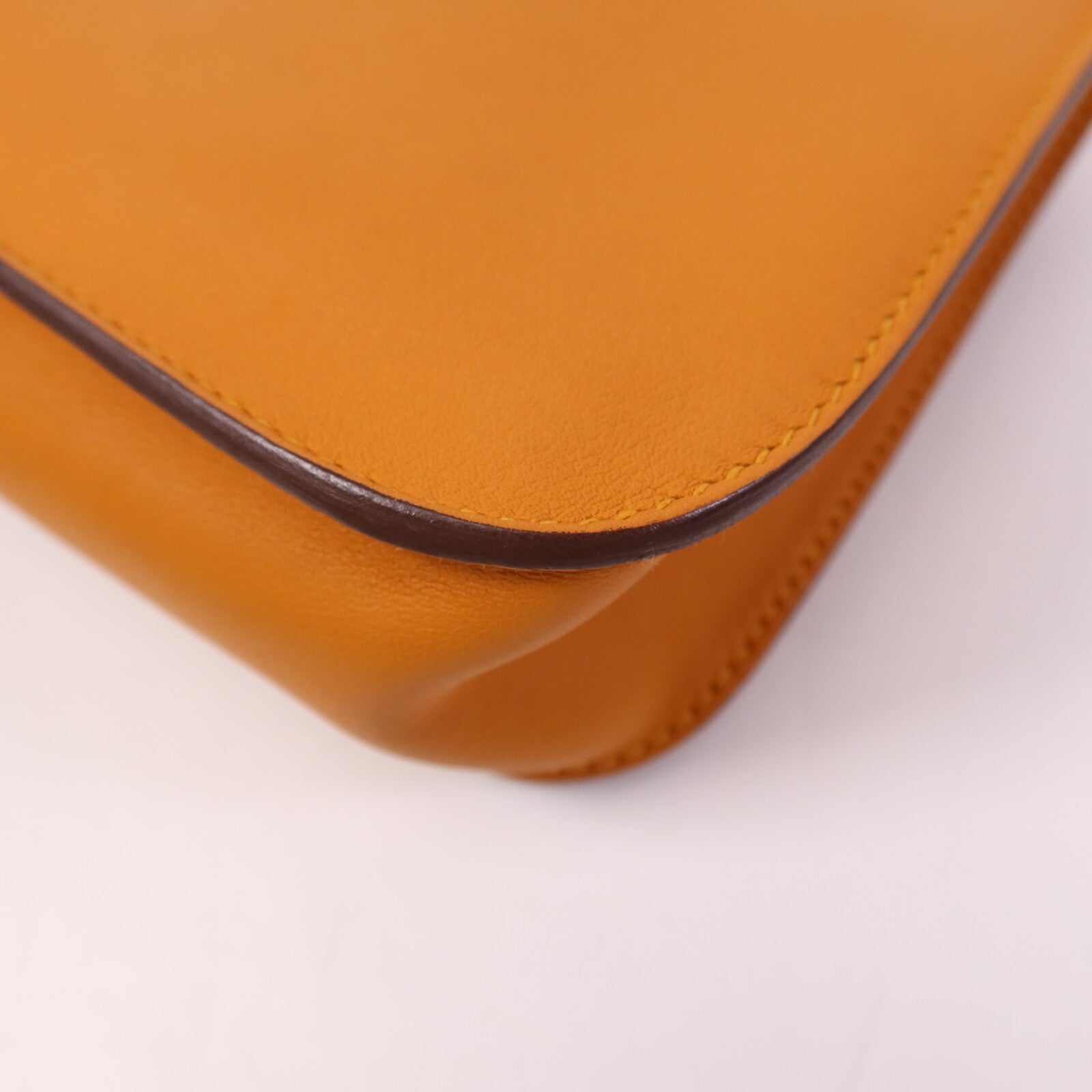 HERMES Swift皮革Halzan Mini銀扣鏈帶肩背袋Apricot