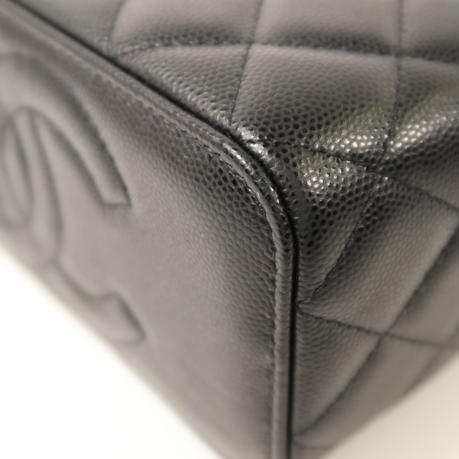 CHANEL 牛皮皮革Vanity Case金扣鏈帶肩背袋