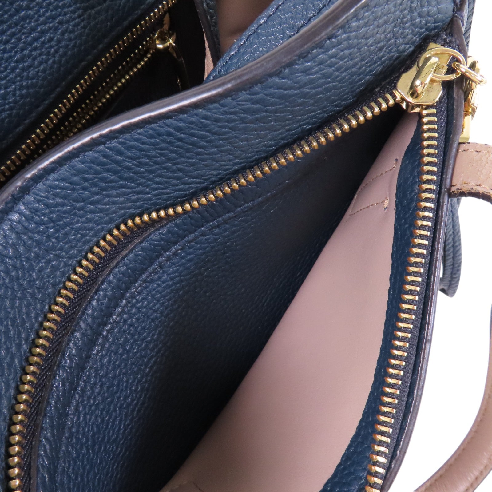 Salvatore Ferragamo 牛皮皮革2Way Shoulder Bag金扣手挽肩背兩用袋
