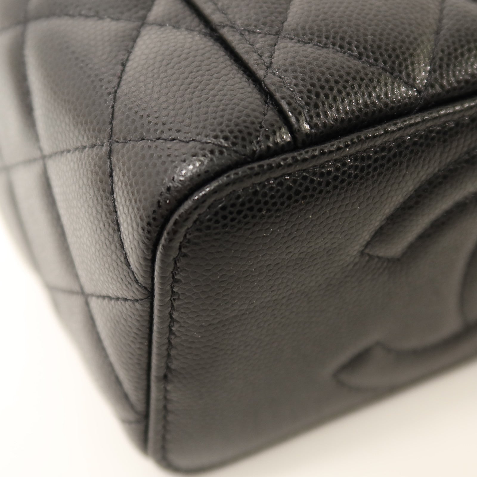 CHANEL 牛皮皮革Vanity Case金扣鏈帶肩背袋