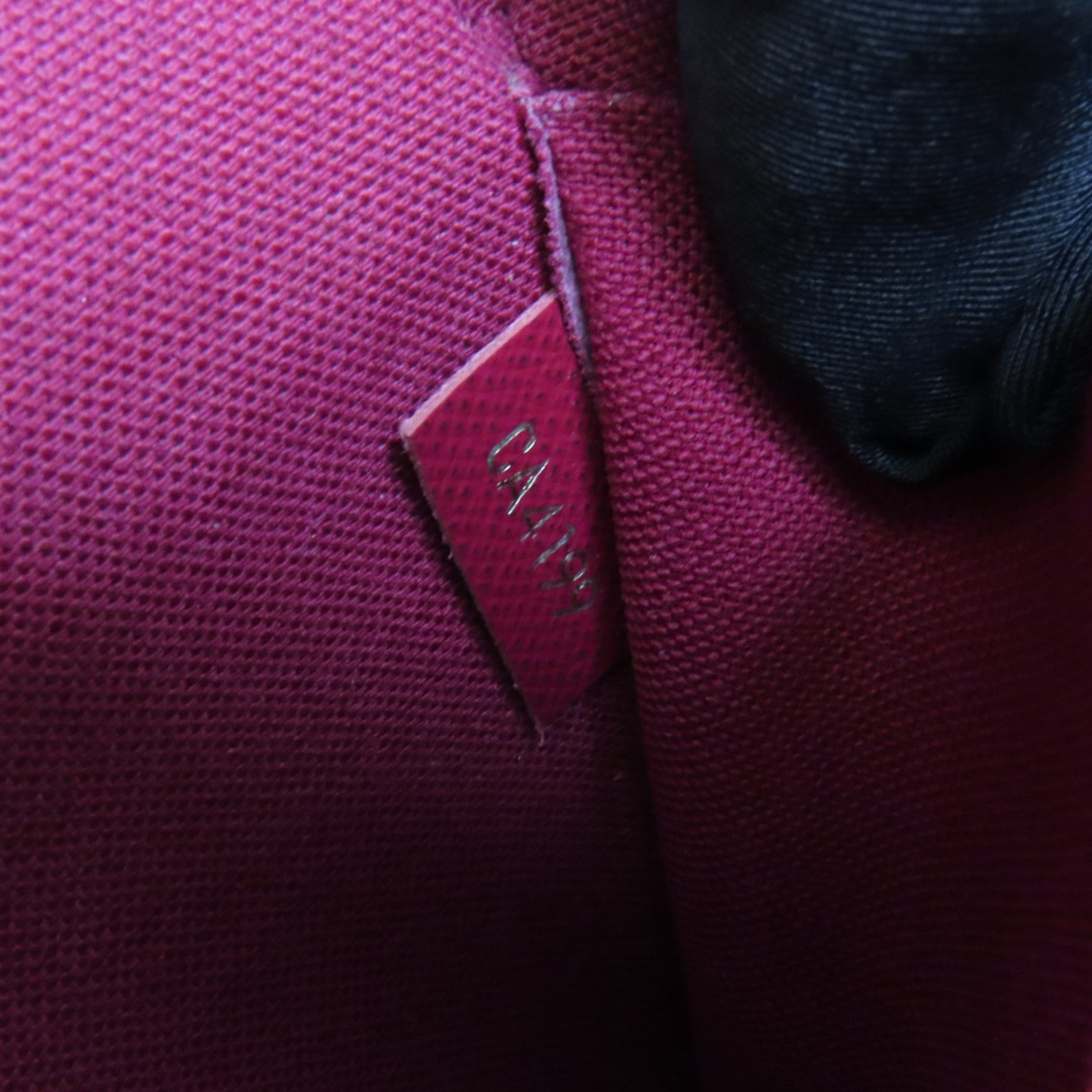 LOUIS VUITTON 【激減優惠】Monogram Pochette Felicie鏈帶肩背袋