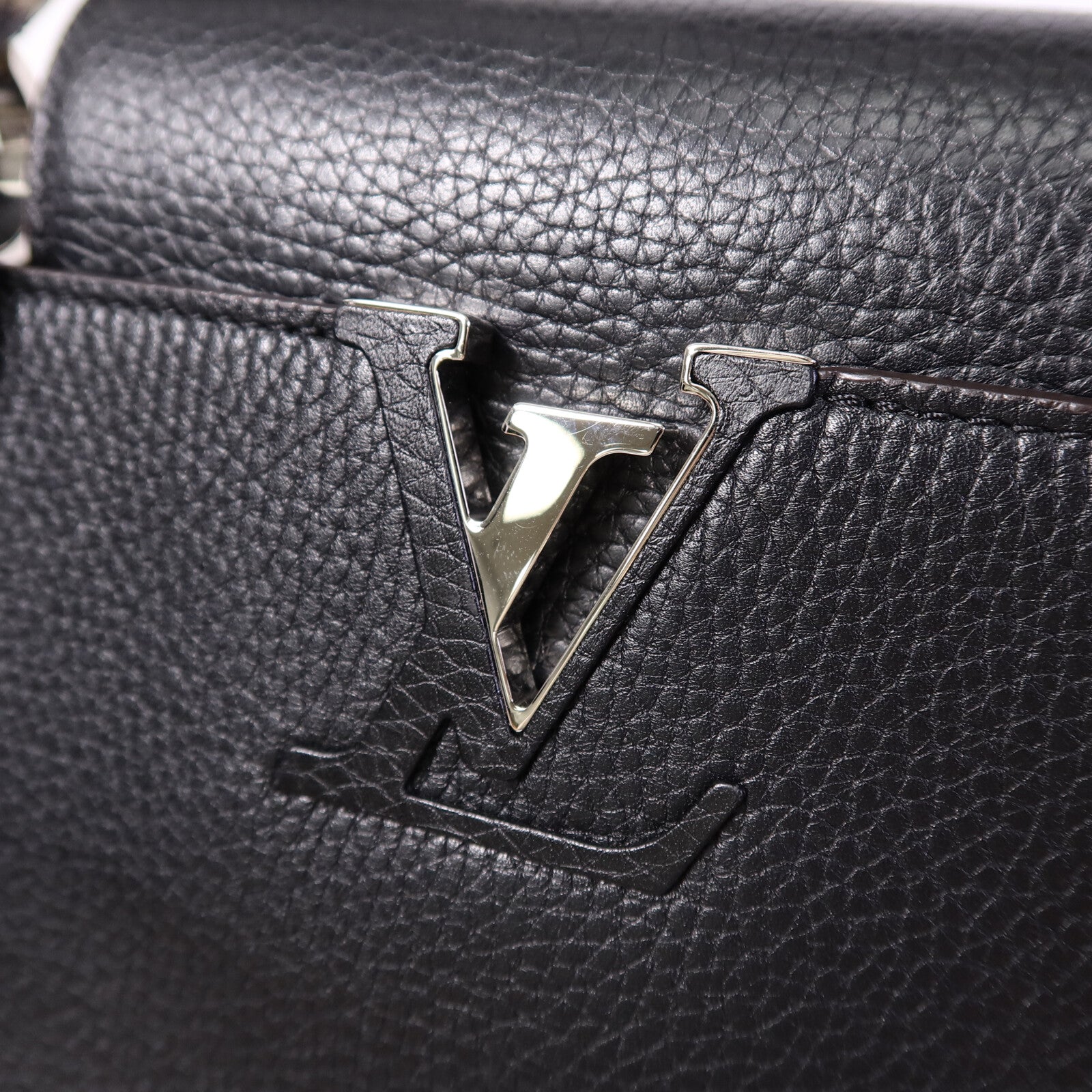 LOUIS VUITTON 牛皮/蛇皮皮革Capucines MM手挽肩背兩用袋