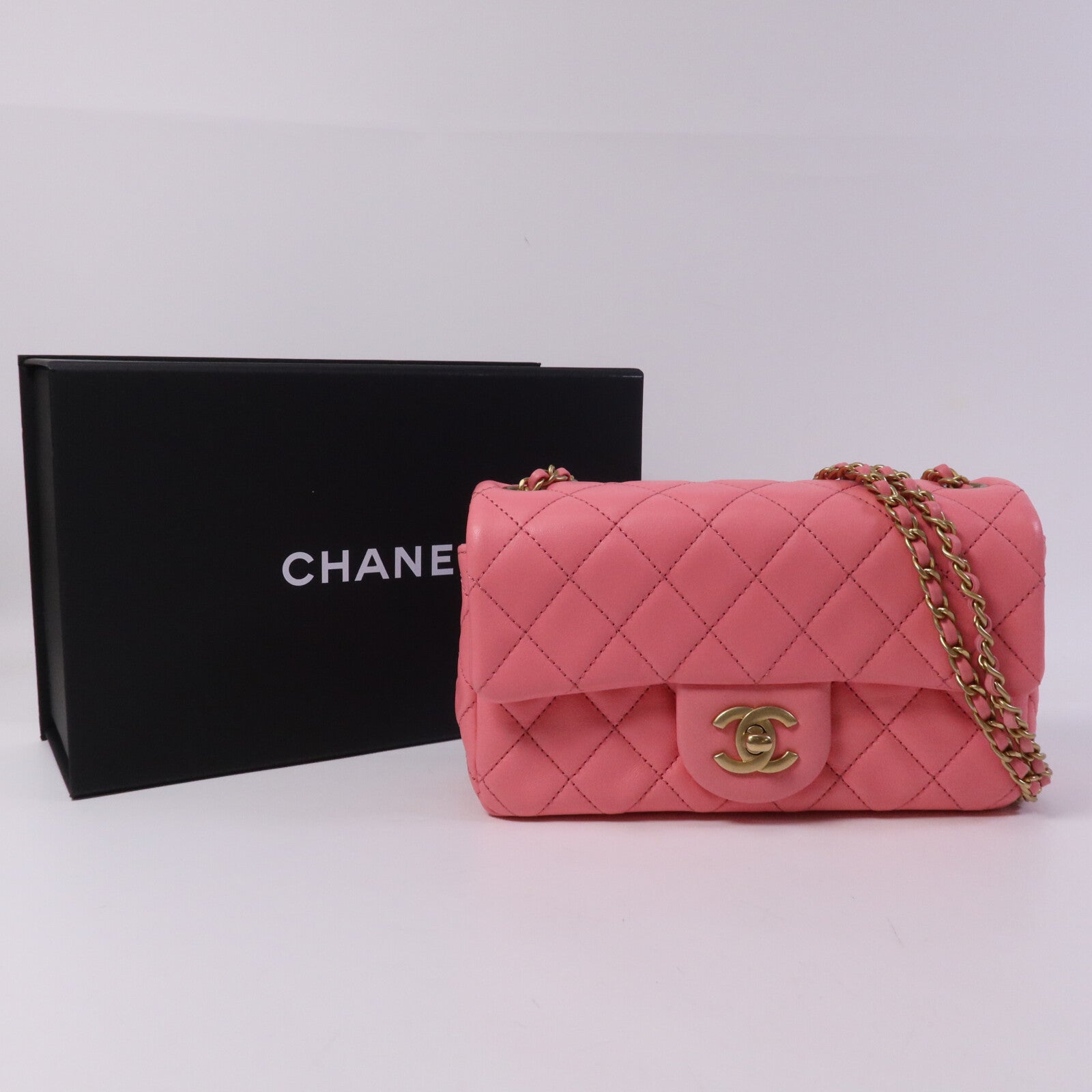 CHANEL 羊皮皮革Mini Flap Bag With Gold Ball金扣鏈帶肩背袋