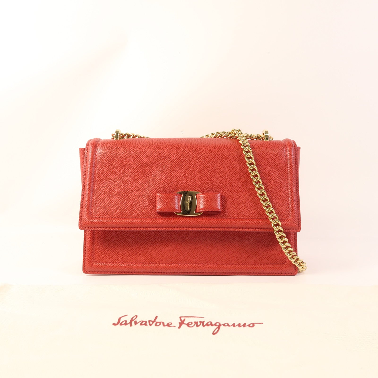 Salvatore Ferragamo 牛皮皮革Shoulder Bag金扣鏈帶肩背袋