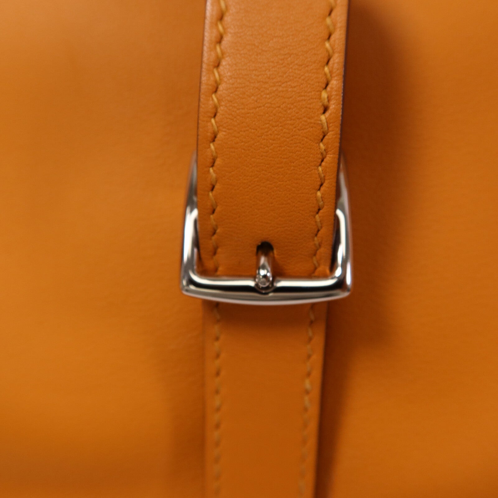 HERMES Swift皮革Halzan Mini銀扣鏈帶肩背袋Apricot